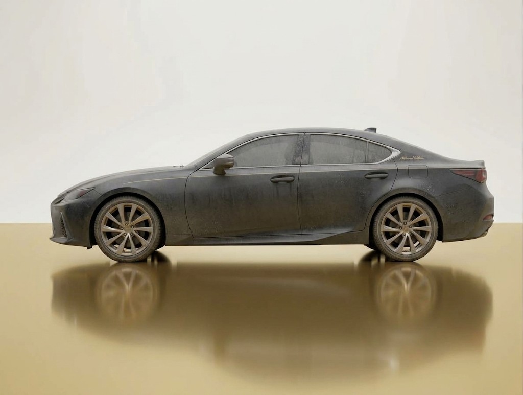 Lexus ES antes del servicio, con polvo y suciedad en la pintura
